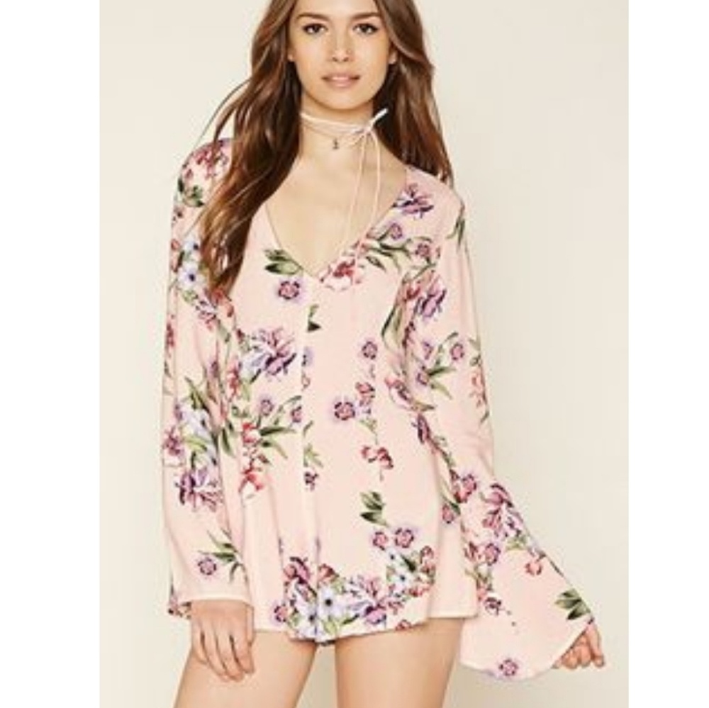 NWT!! 🌸Long sleeve floral forever 21 romper